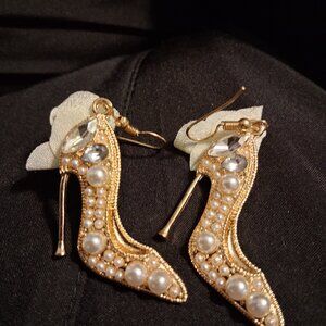 super cyte and standout earringsfinal price no more discounts pls struggling mam